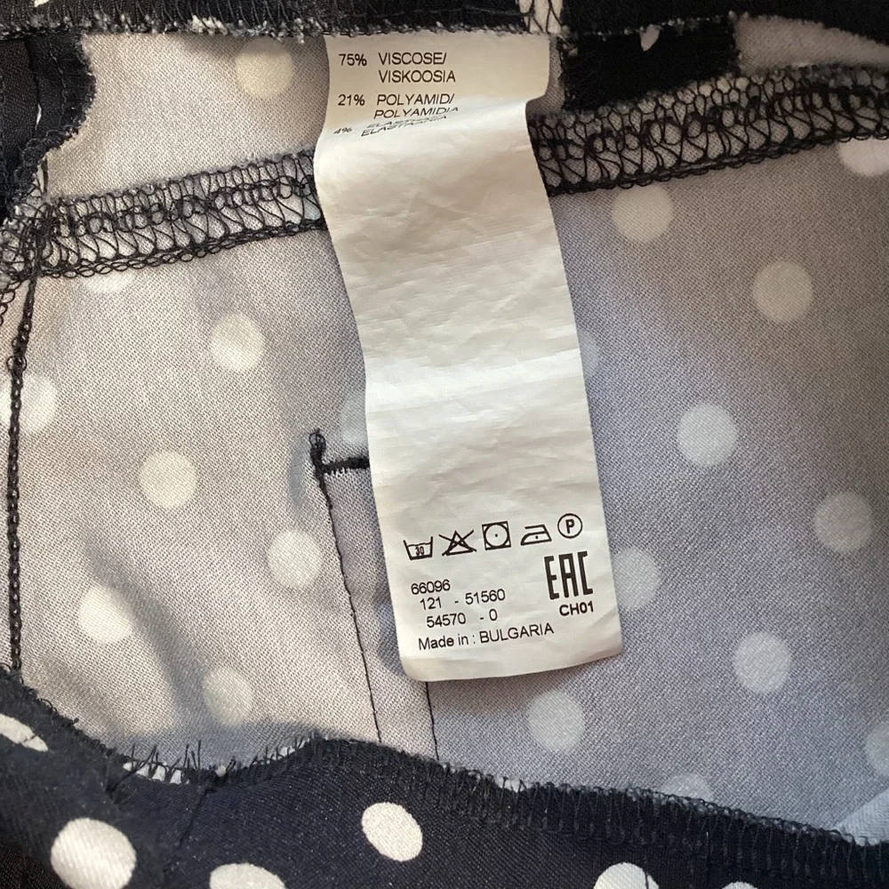 Robell‎ Bella 09 Ankle Grazer Black & White Polka Dot Pull On Pants, Size 4